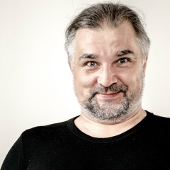 Сальников Сергей — ведущий квартирников